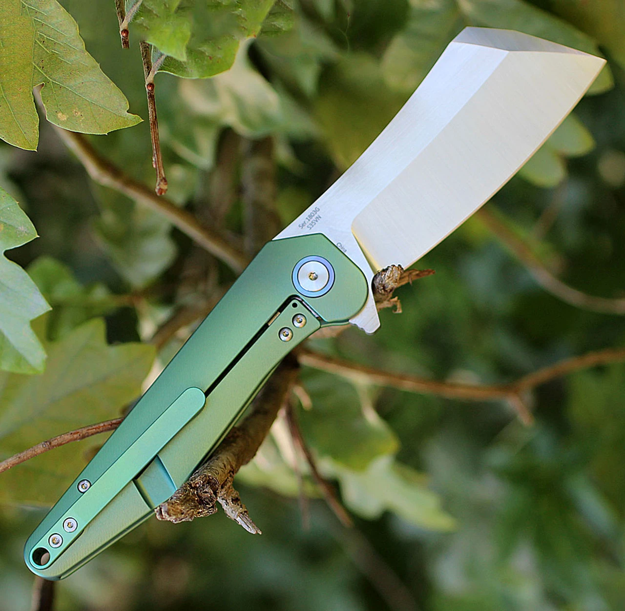 Artisan Cutlery Artisan Osprey ATZ1803GGNS, 3.74" S35VN Plain Blade, Green TC4 Titanium Handle 4 Artisan Cutlery Artisan Osprey ATZ1803GGNS, 3.74" S35VN Plain Blade, Green TC4 Titanium Handle - Image 4