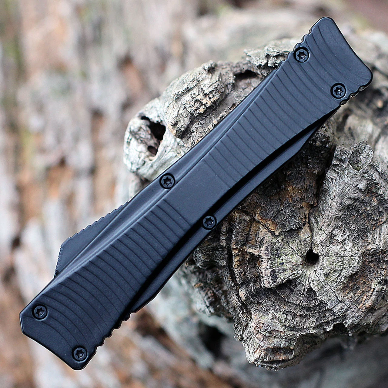 Boker Plus Eagle 2.0 OTF Automatic Blk Alum (3.4" D2 Blk Recurve) 06EX243 3 Boker Plus Eagle 2.0 OTF Automatic Blk Alum (3.4" D2 Blk Recurve) 06EX243 - Image 3